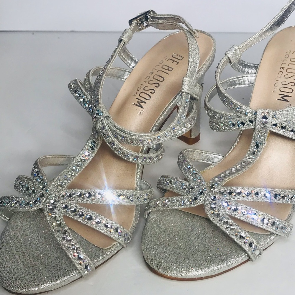 De Blossom Collection Women's Silver Bling Heels Size 6